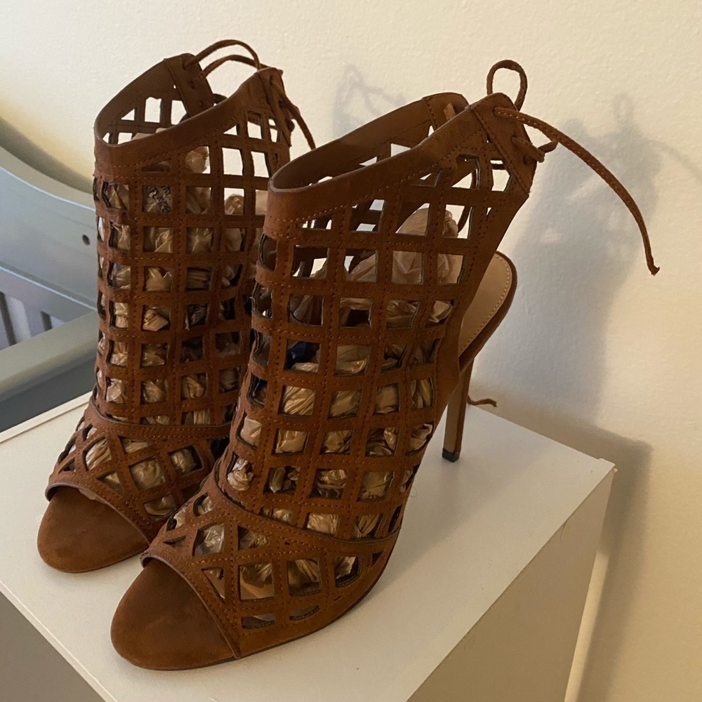 Express heels